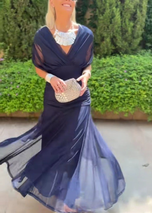 Dame nan flydende aftenkjole med gennemsigtigt chiffon-capelet, V-hals og taljeret drapering Skovae