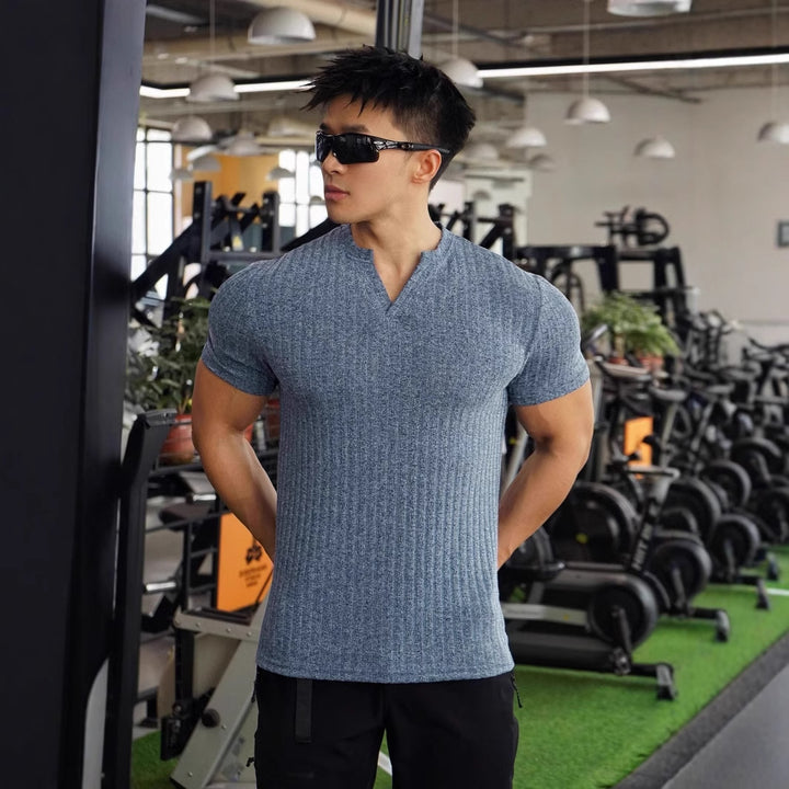 Herrer muskelshirt med struktureret V-udskæring og åndbar teknologi Stilla