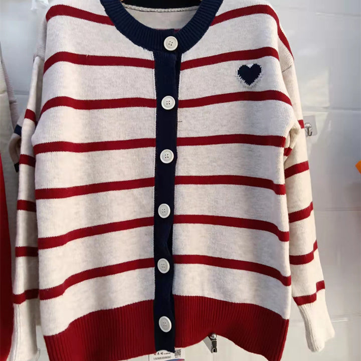 Femme Stribet Knap-Front Strikcardigan med Hjerte Symbol Stilla