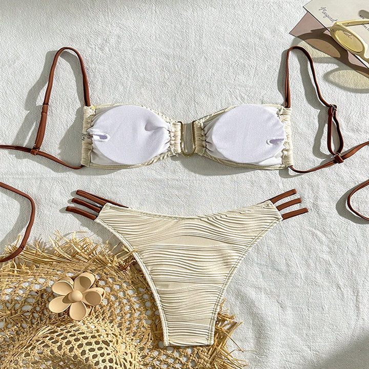 Dame bandeau bikini med raffineret flæsedesign Skovae