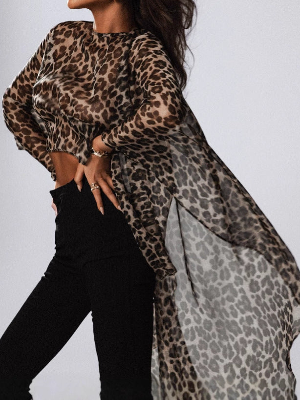Dame chiffonbluse med asymmetrisk snit og leopardmønster Stilla