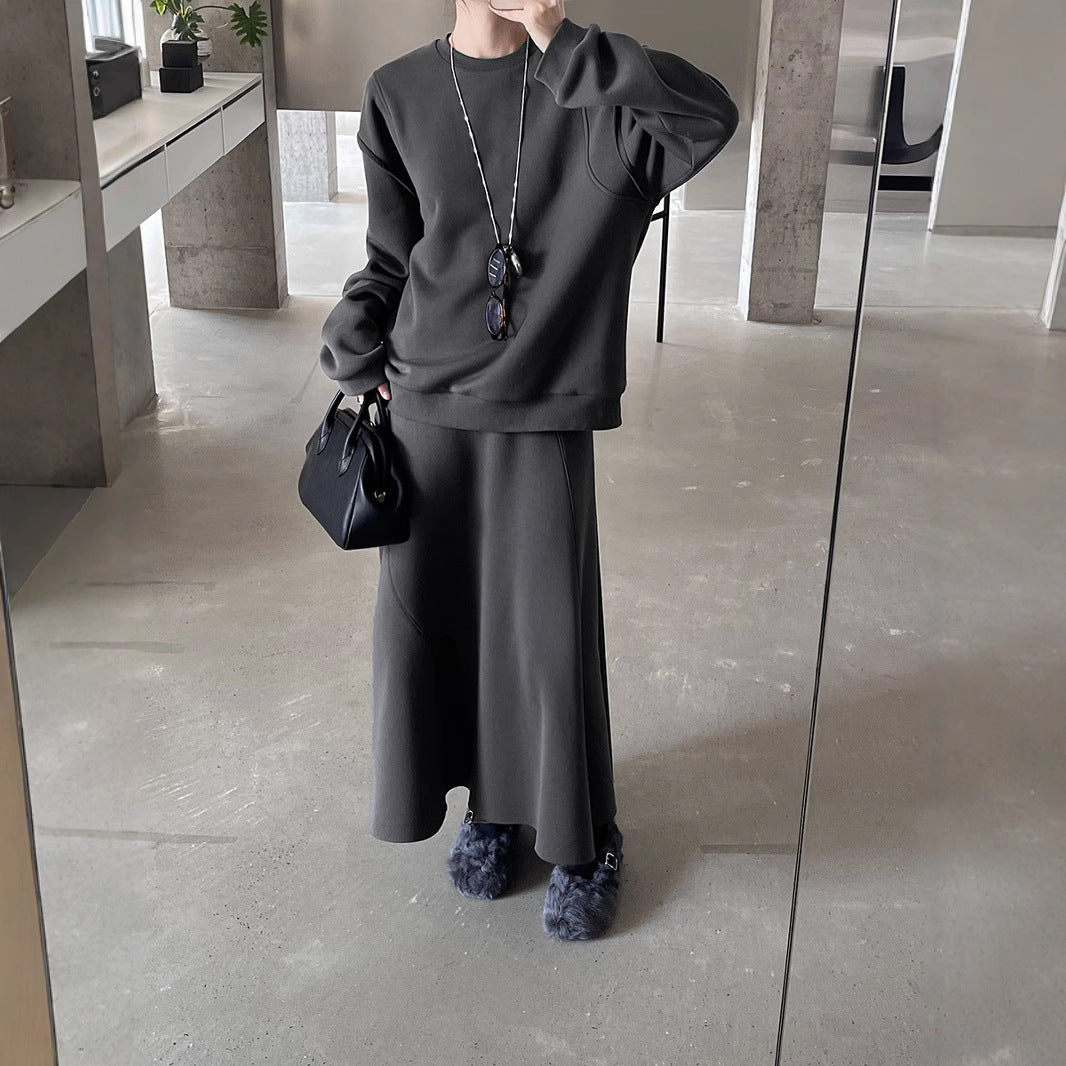Dame sæt bestående af oversized sweatshirt og afslappet nederdel Stilla
