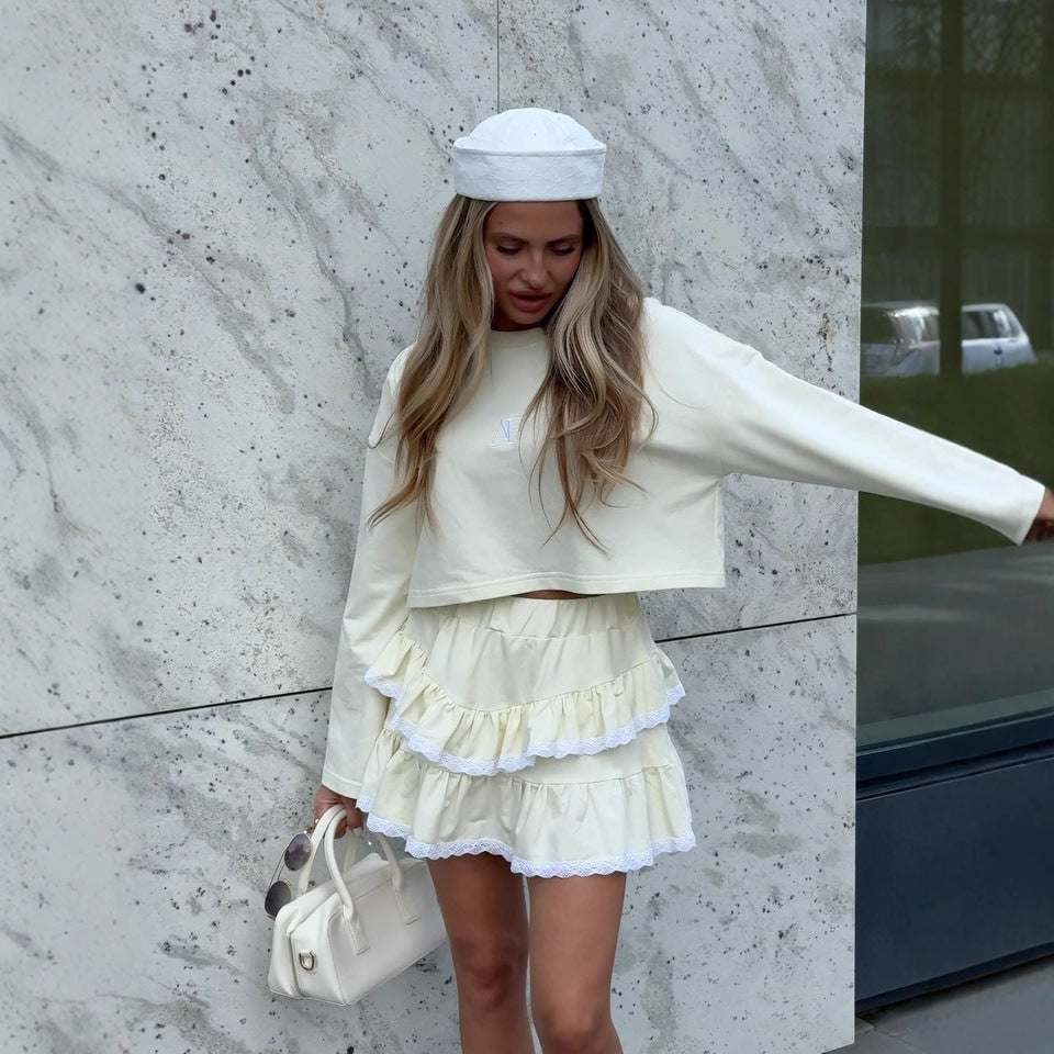 Kvinders afslappede cropped top med sød flæse nederdel Stilla