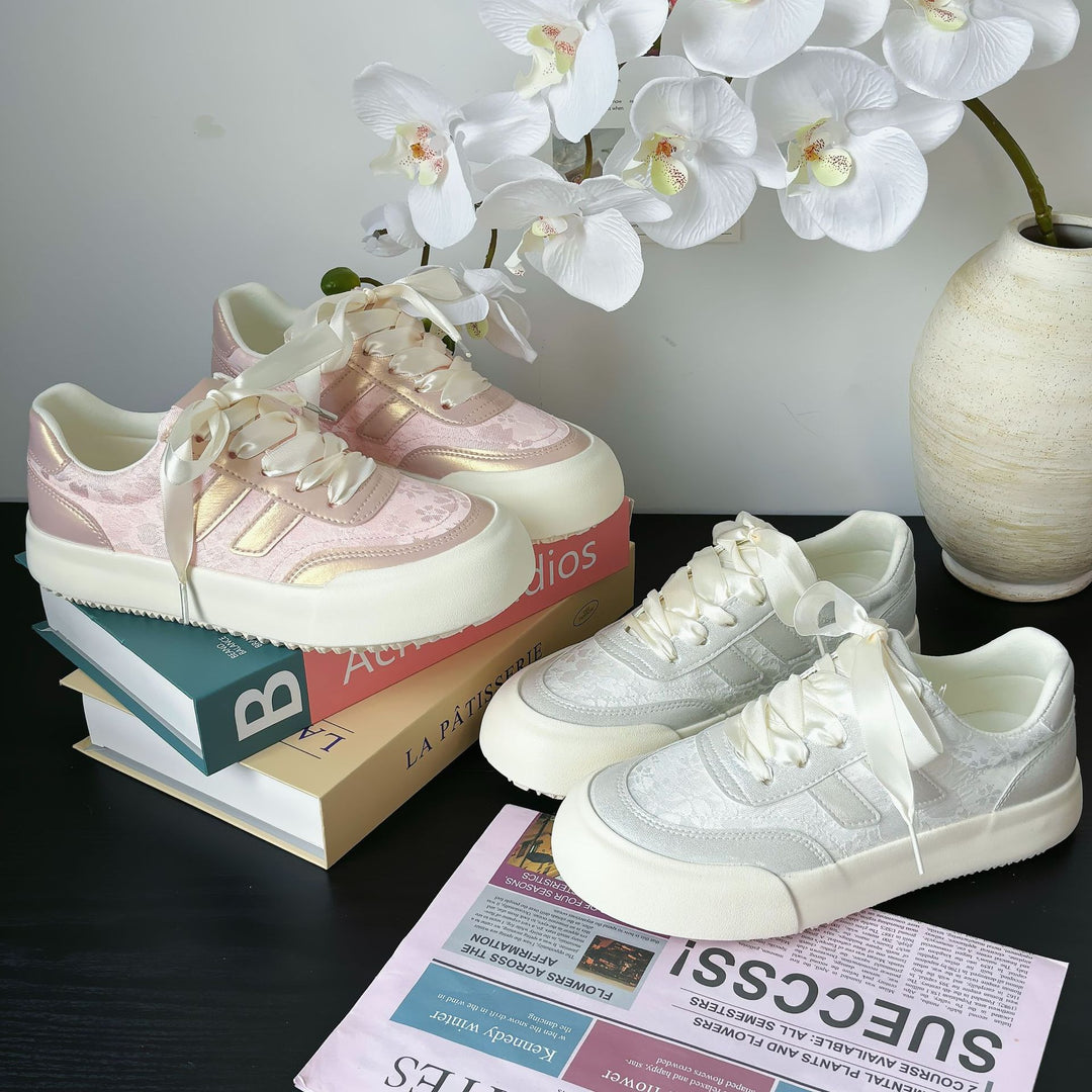 Dame Elegante Sneakers med luksuriøst satin-overmateriale og iøjnefaldende snøresystem Stilla