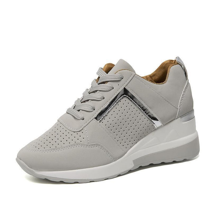 Femme Plateau-Sneaker med åndbar overfladestruktur og moderigtigt design Stilla