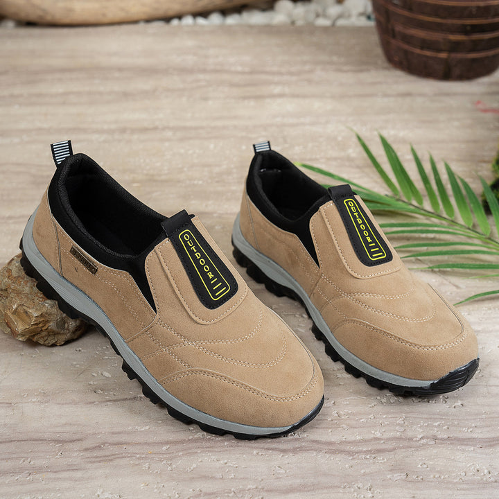 Dame komfortable outdoor sneakers med skridsikker sål og elastisk indgang Stilla