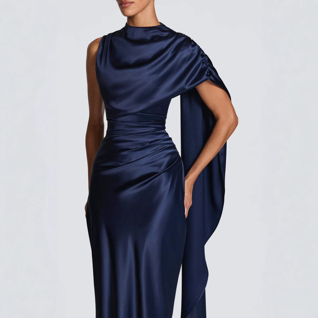 Kvinders elegante maxi kjole med asymmetrisk top og flydende satin