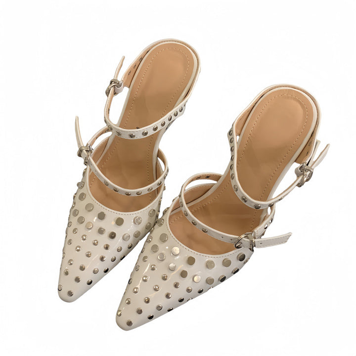 Dame Sling Pumps med dekorative nitter og stilfuld remdesign Stilla