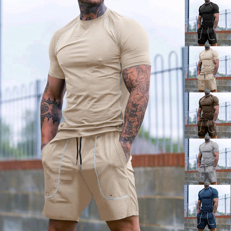 Herren nan et tætsiddende fritids sæt lavet af elastisk jersey med kortærmet skjorte og snøre shorts Skovae