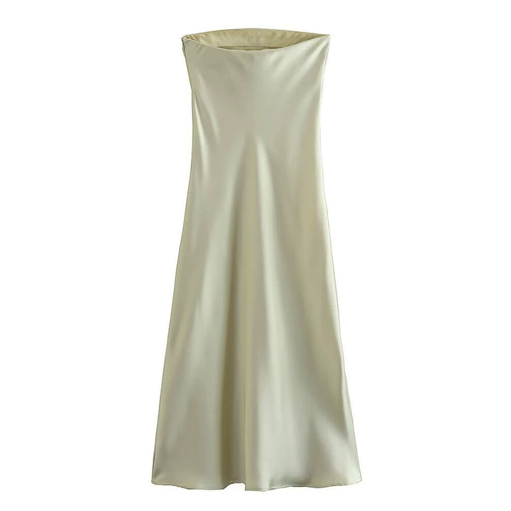 Dame lang aftenkjole i elegant satin-look med stropløs design Skovae