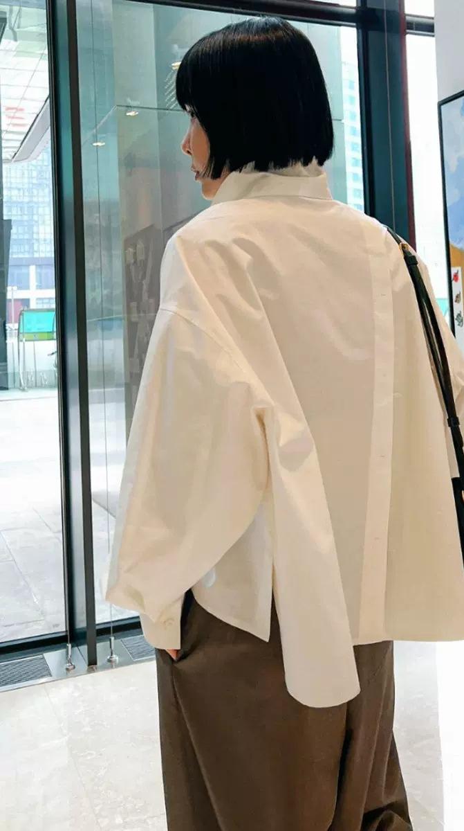 Dame Oversized Skjortebluse med innovativ snit og voluminøse ærmer Stilla