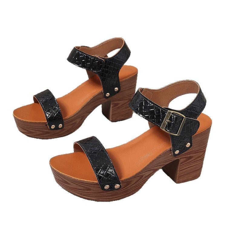Dame Wedge-sandaler med smart korkhælkonstruktion og trendy remdesign Stilla