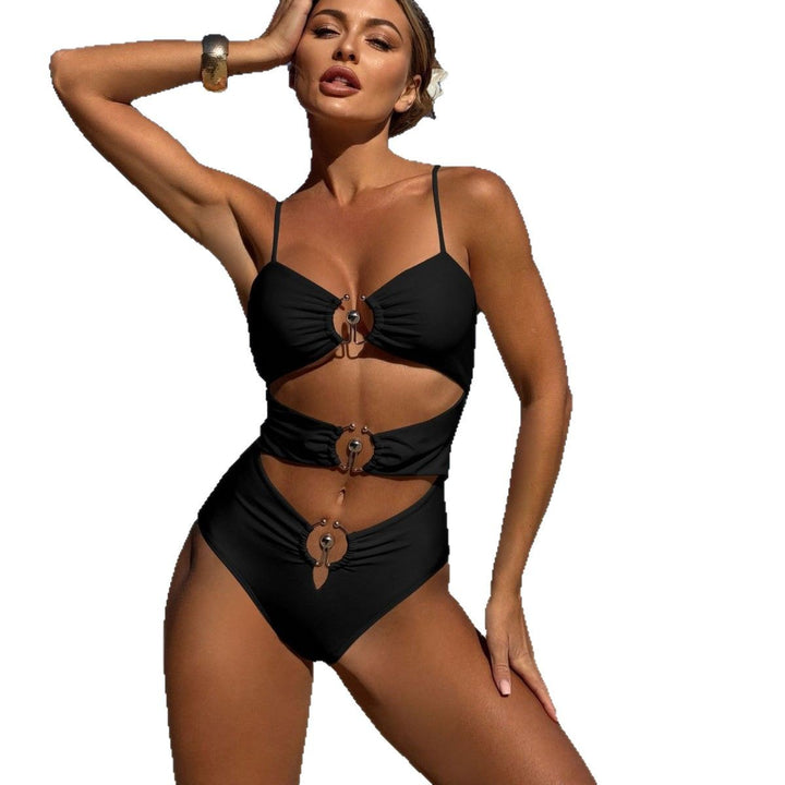 Dame bikini-sæt med innovativt cut-out-design og ringdetalje Stilla