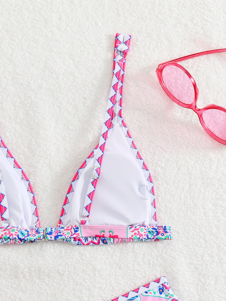 Dame Triangel-Bikini-Sæt med raffinerede flæser og elegant design Stilla