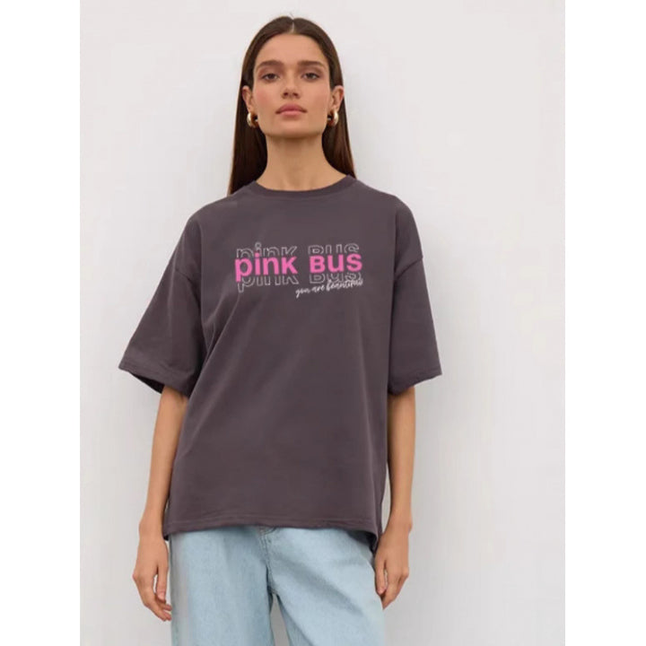 Dame T-shirt med afslappet vintage-inspiration og inspirerende tryk Stilla