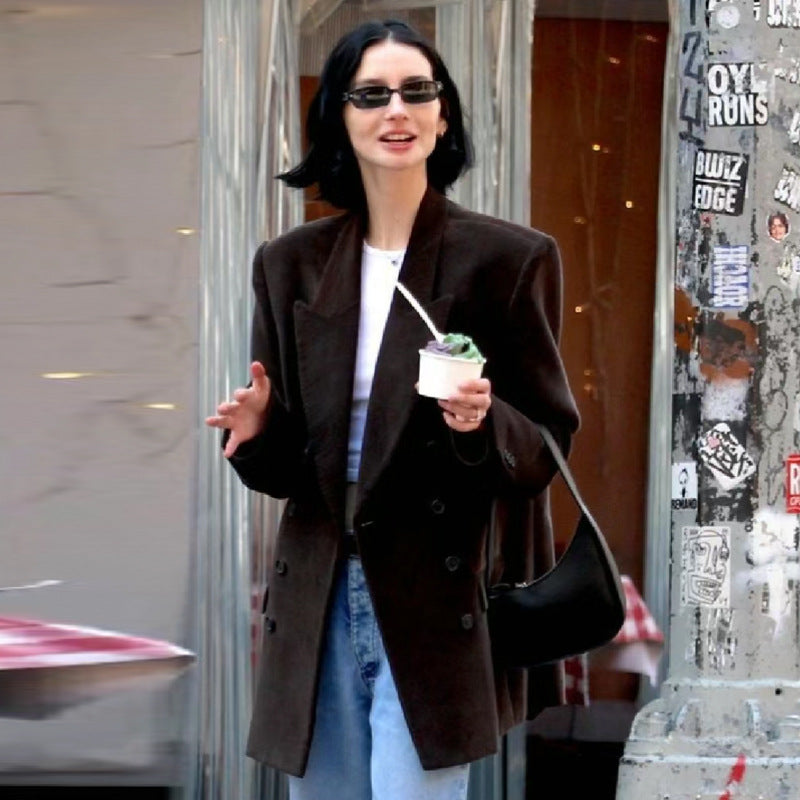 Dame Oversized Dobbeltradet Blazer med hyggelig skæring og elegante detaljer Stilla