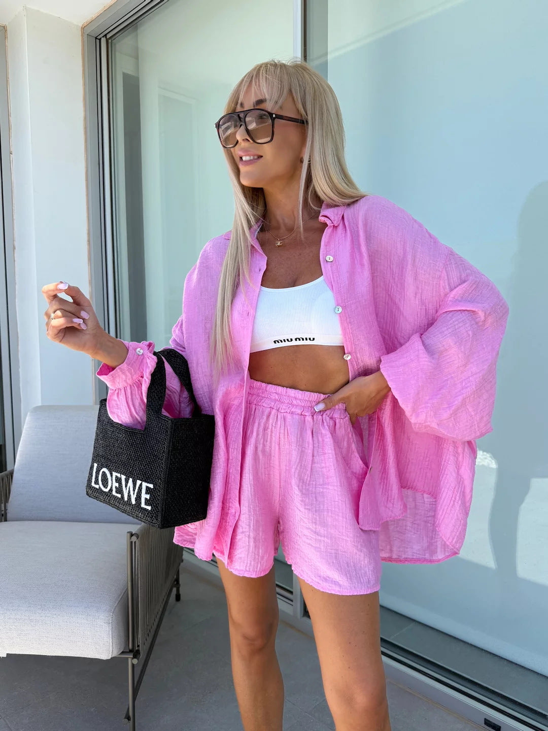 Kvinders casual kort sæt med asymmetrisk top og elastisk talje