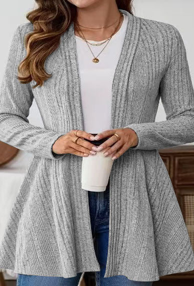 Dames lang cardigan med moderne rib design og skræddersyn Stilla