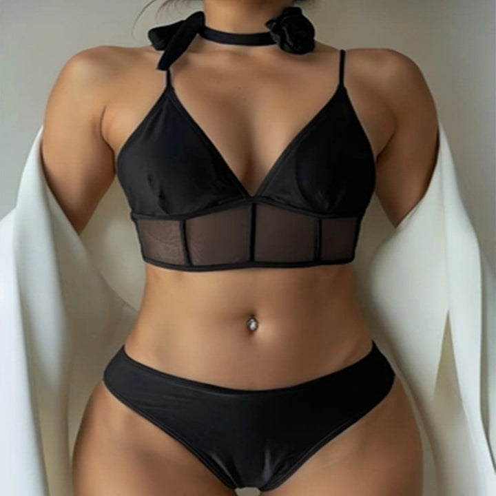 Dame sæt med elegante transparente indsæt og modetræk Stilla
