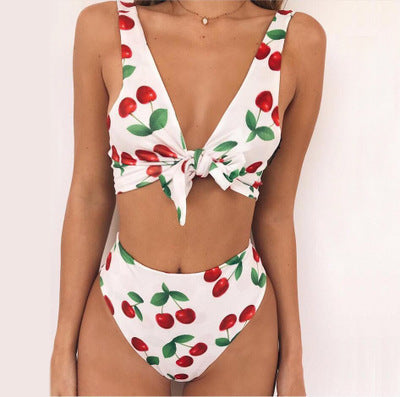Dame Bikini-sæt med legende knudedesign og frisk kirsemønster Stilla