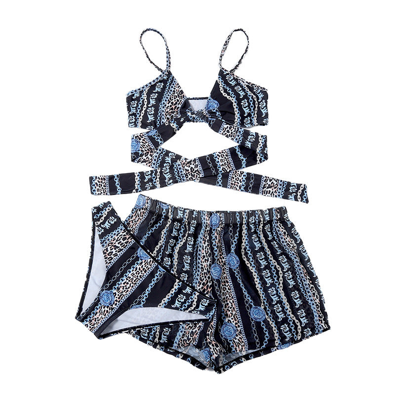 Damernes bikini-sæt med moderne indpaknings-top og afslappede shorts Stilla