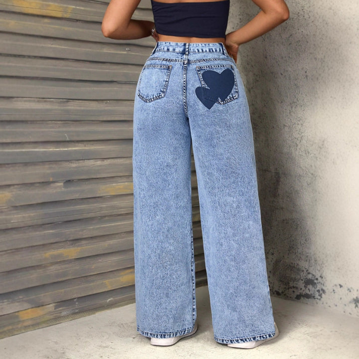 Kvindernes brede jeans med hjerteapplikationer Stilla