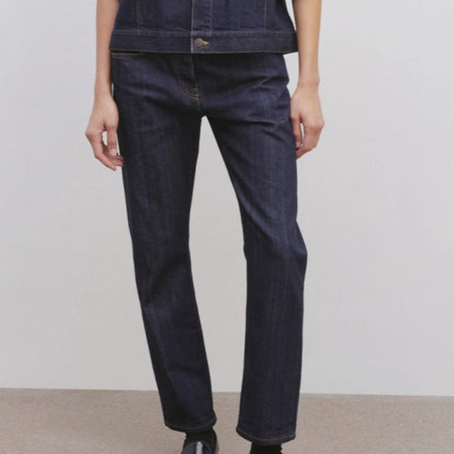 Dame højt skårede jeans i klassisk snit og høj kvalitet denim Stilla