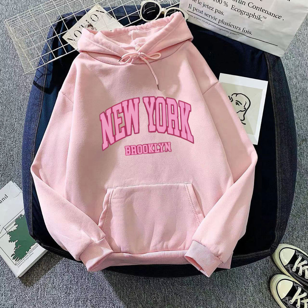 Dame hoodie med trendy New York Brooklyn print Skovae