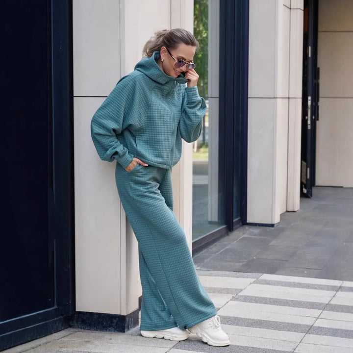 Kvindernes komfortable hættebluser med bred jumpsuit Skovae