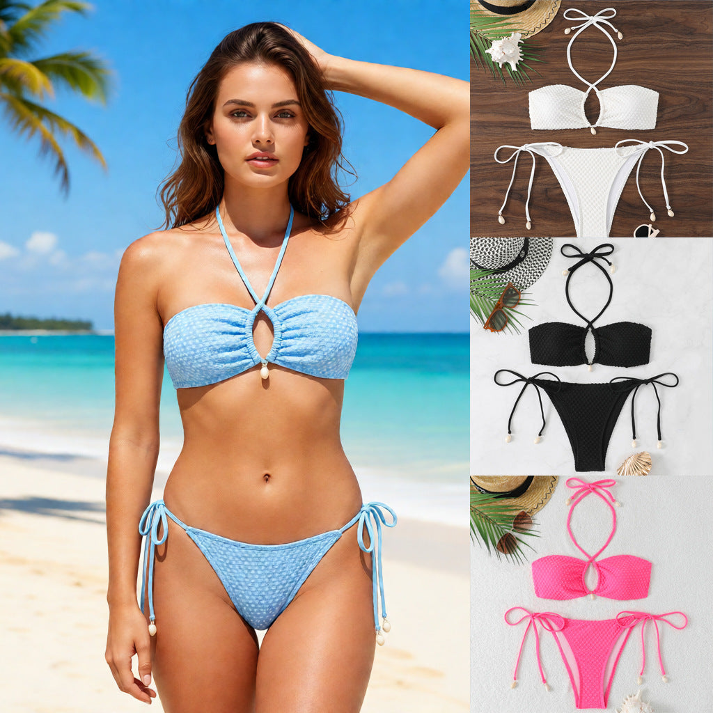 Dame bikini-sæt med innovativt bindemønster og trendy cut-out skovae