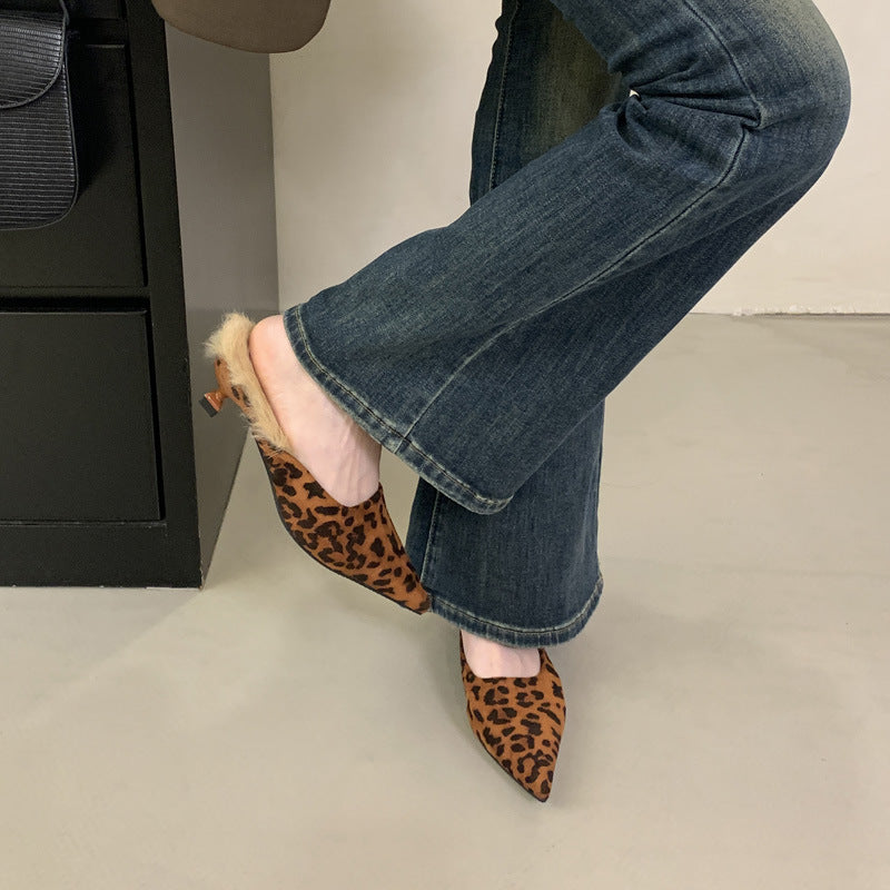 Dame spidse mules med luxus pelsfor og elegant design Stilla