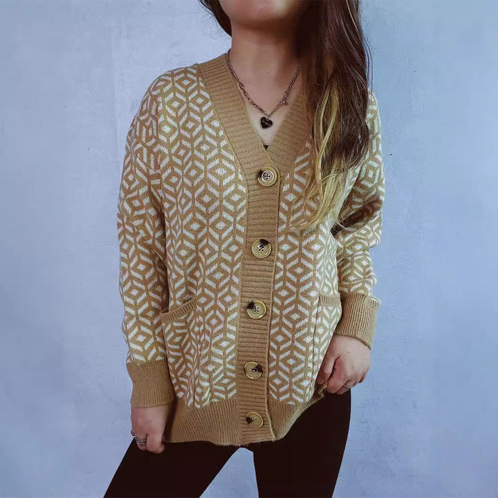 Kvindernes cardigan med geometrisk mønster og gylden knapdetalje Stilla