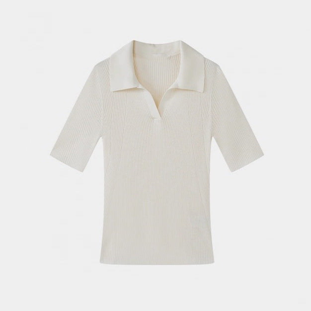 Dame elegant poloshirt med struktureret ribdesign og moderne V-udskæring Stilla