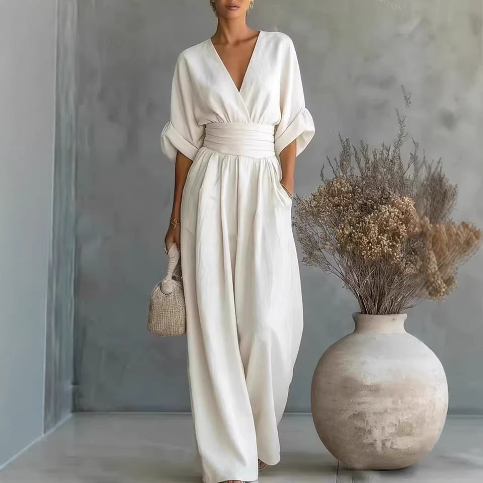 Dame jumpsuit med elegant V-udskæring og bredt ben Skovae