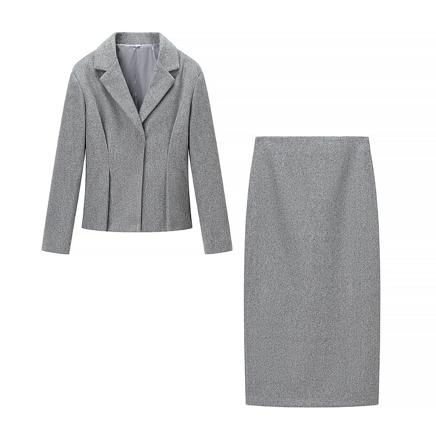Women's business suit in an elegant cut with a fitted blazer and pencil skirt Stilla