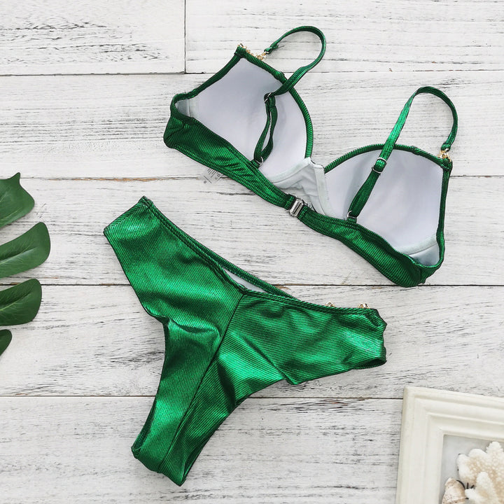 Dame bikini-sæt med dekorativ kæde-detalje og stilfulde push-up bøjler Stilla