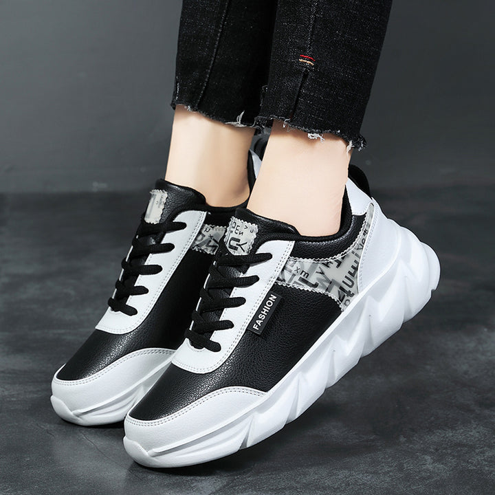 Dame nan urban volumniøse sneakers med blødt kunstpelsfor, polstret indgang og markant profil sål Skovae