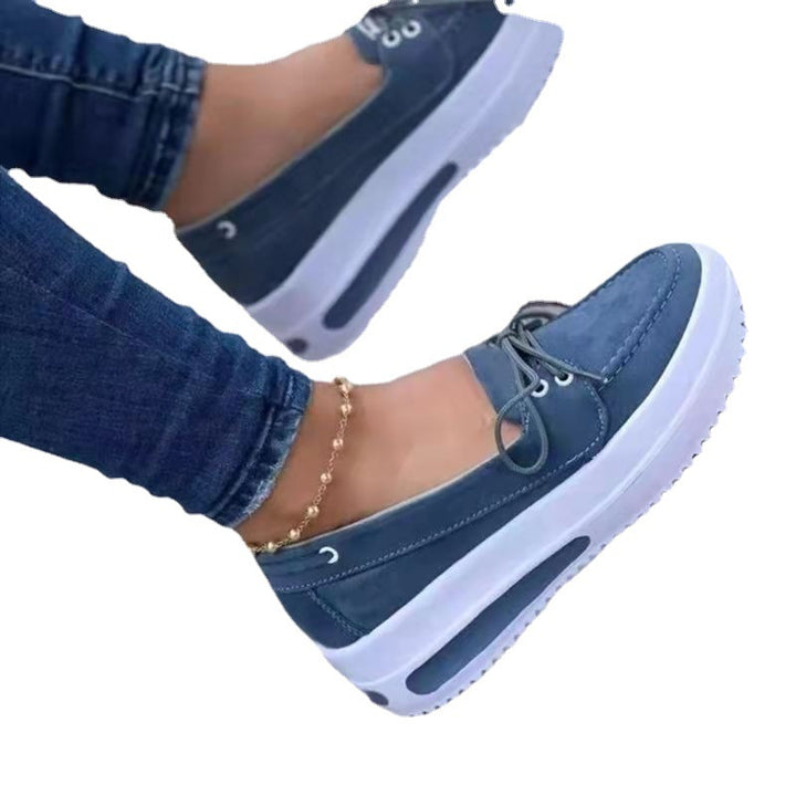 Dame sneakers med elegant design og behagelig platformsål Stilla
