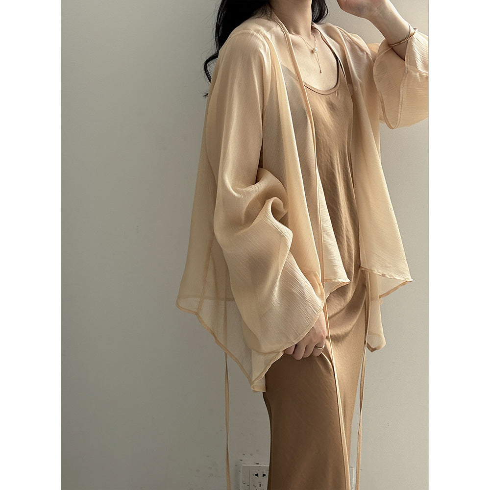 Dame let kimono-jakke med elegante bindebånd og luksuriøst stof Stilla