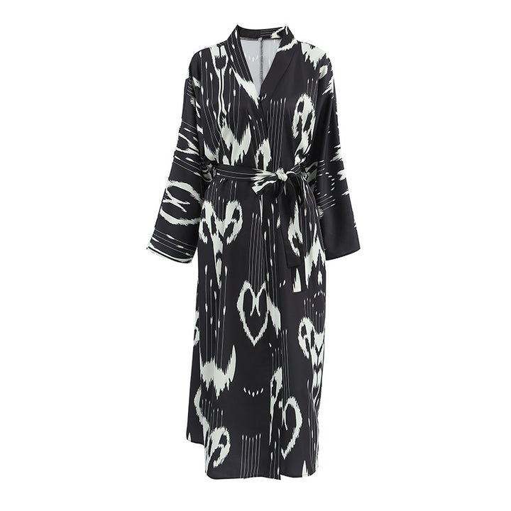 Dame Kimono-kåbe med elegant mønster og dyb slids Stilla