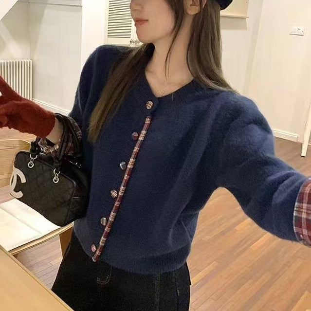 Kvinders fashionable cardigan med ternet mønster og praktiske knapper Stilla