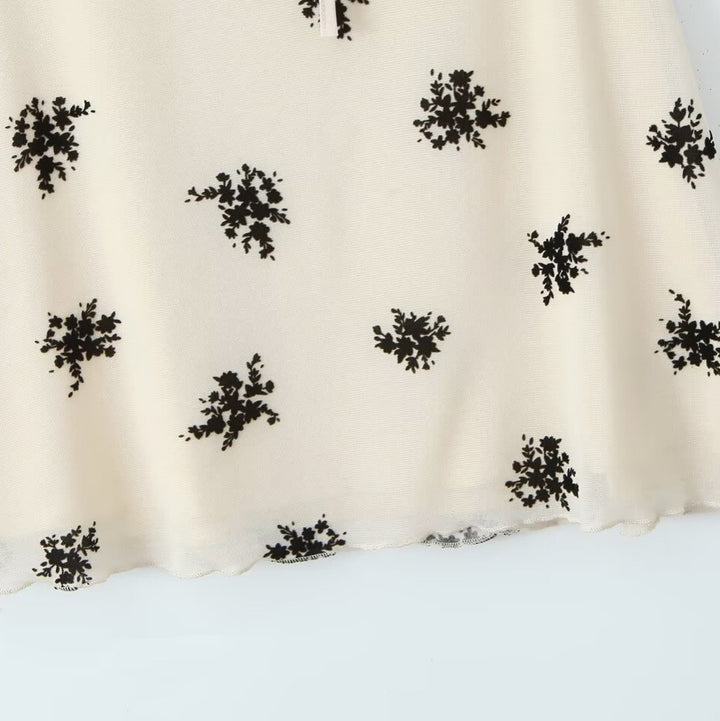 Dame sommerligt minikjole med blomsterdesign og legende ruffle-detaljer Stilla
