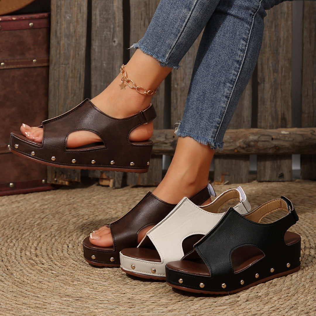 Dame platform sandaler med elegant cut-out design Stilla