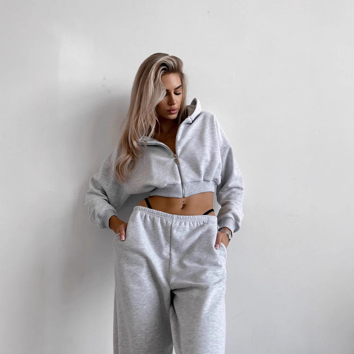 Kvinders komfortable og trendy cropped hoodie med en løs pasform og elastiske bukser Skovae