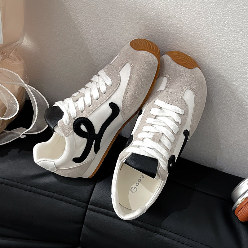 Dame Komfortable Sneakers i moderne, sporty design med stabil sål og åndbare egenskaber Stilla