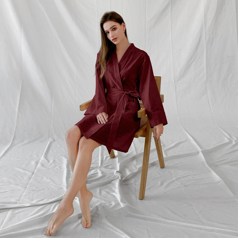 Dame Kimono-kåbe med elegante lange ærmer og praktiske lommer Stilla