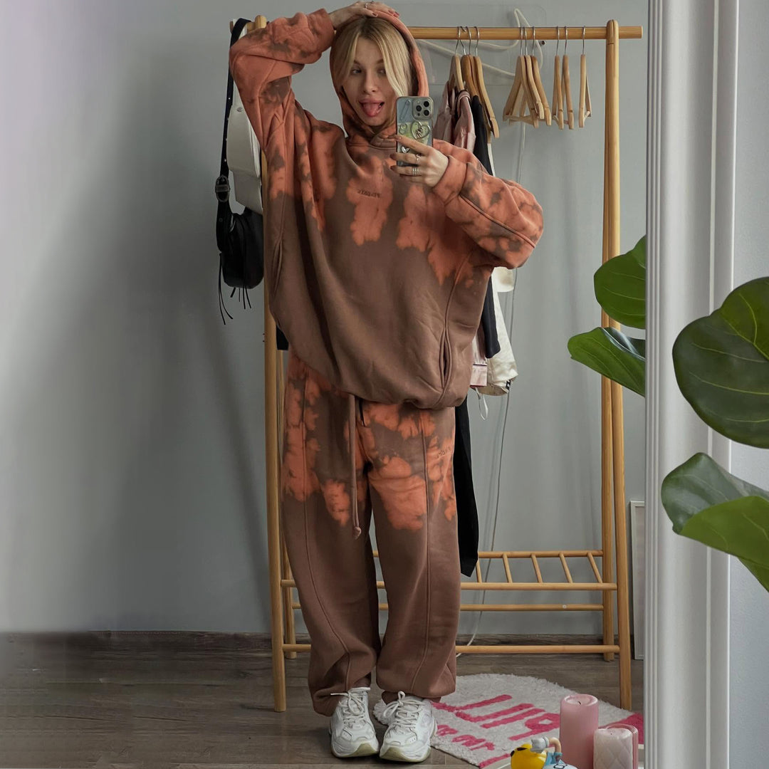 Ladies sporty hoodie and jogger set with unique tie-dye pattern Stilla