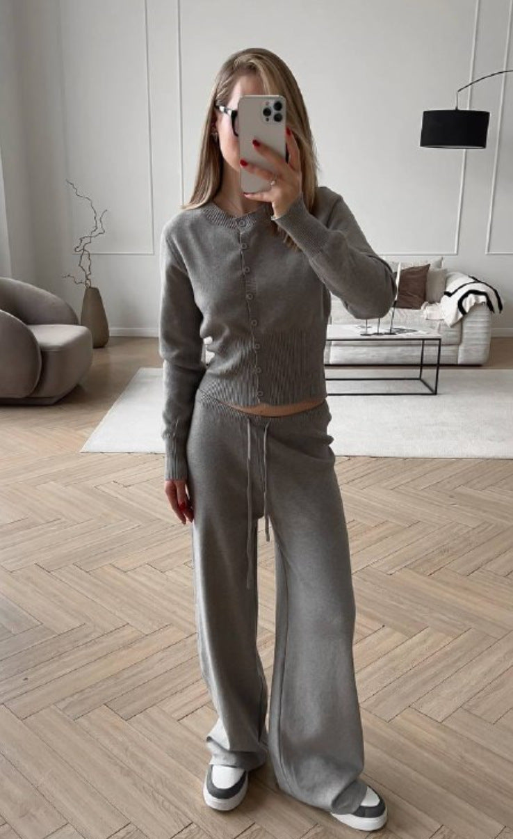 Kvinders chunky strikket cardigan med skræddersyet snit og moderigtige knapper Stilla