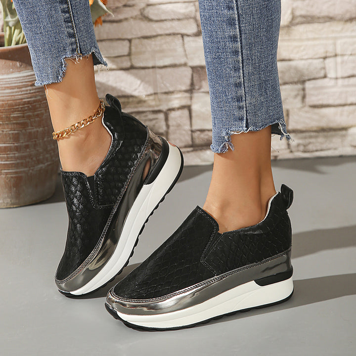Dame Slip-On Sneakers med flettet overdel og trendy hælhøjde Stilla