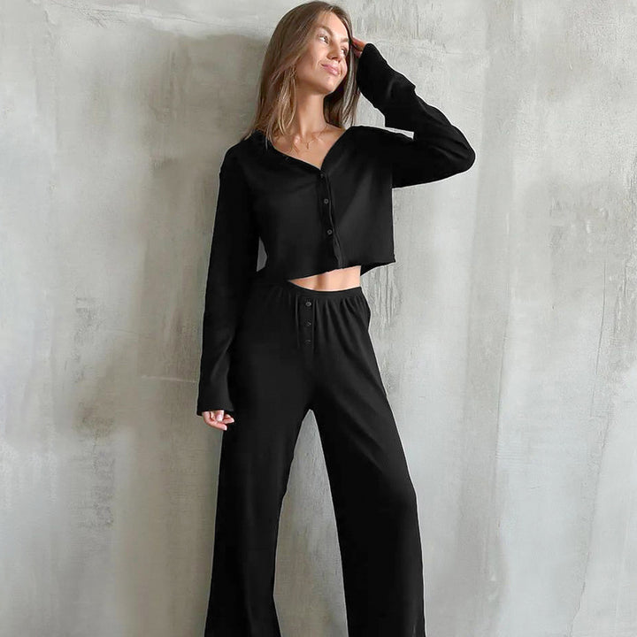 Dame afslappet Lounge-sæt med cropped bluse og bredt skårne bukser Stilla